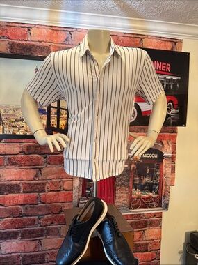 Brooklyn Standard Striped Button-Up Shirt in White and Gray